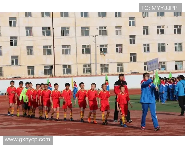 藏族足球球星崭露头角展现独特魅力引领民族足球新风潮