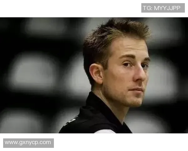 足球山神球星崛起记：从默默无闻到全球瞩目的传奇之路